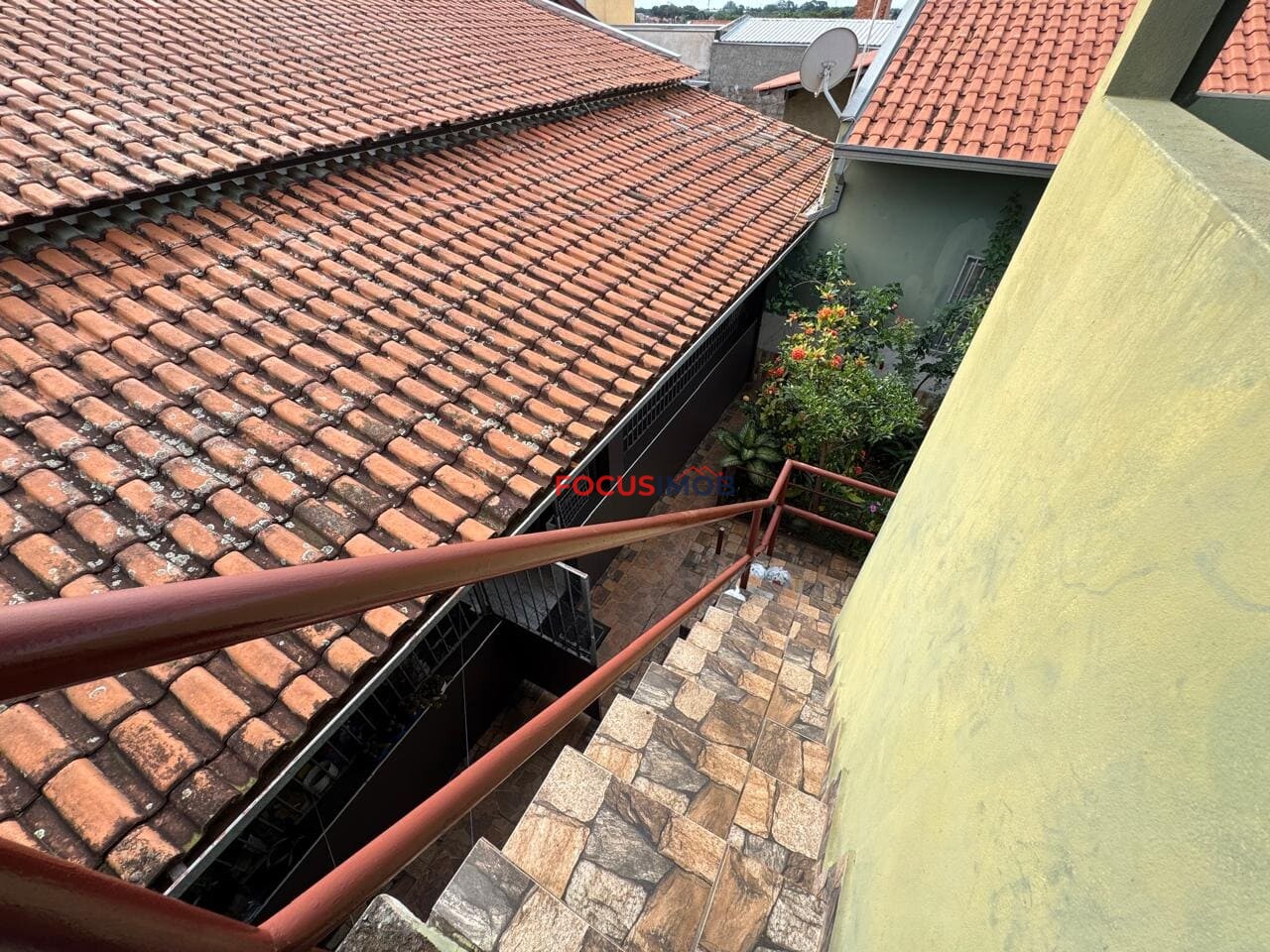 Excelente oportunidade duas casas independentes, ideal para investidores.