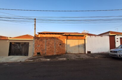 Casa com 02 dormitórios à Venda Parte Alta do Istor Luppi em Itapira/SP