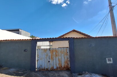 Casa à venda com Edícula nos Fundos no Parque do Estado em Mogi Mirim