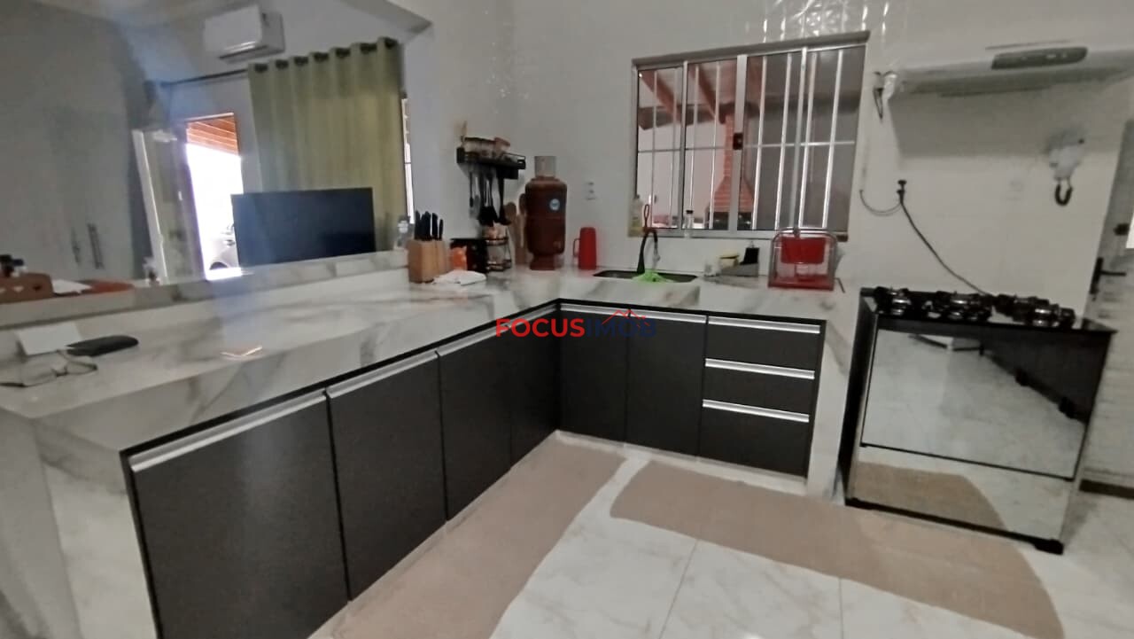 Linda casa na Estiva Gerbi - Jardim Lody-
