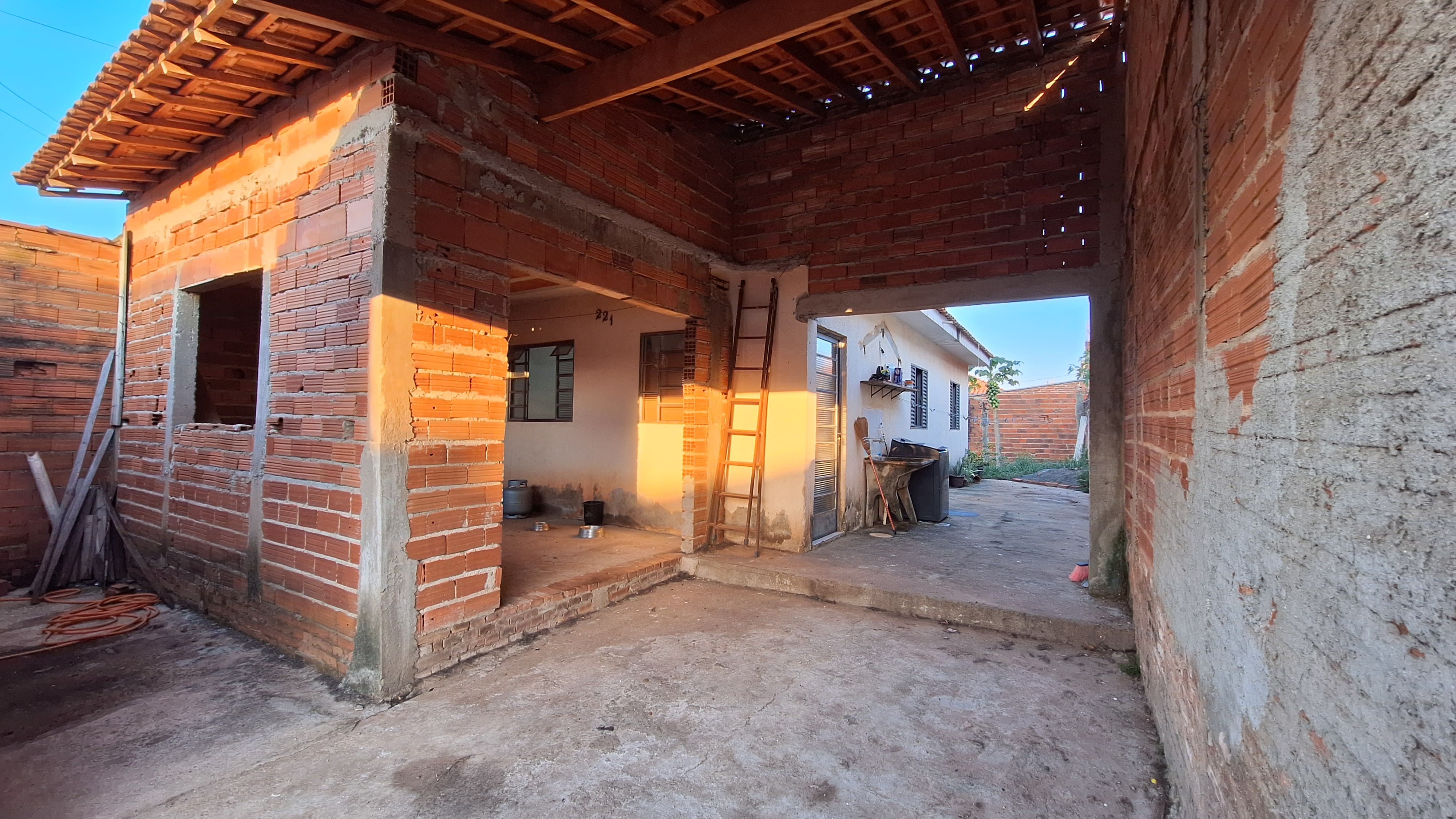Casa com 02 dormitórios à Venda Parte Alta do Istor Luppi em Itapira/SP