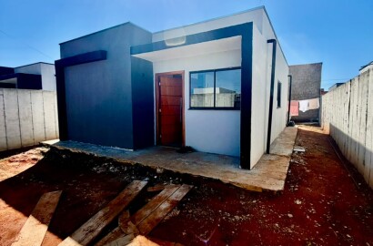 CASA DISPONÍVEL NO SAKAIDA - MOGI GUAÇU