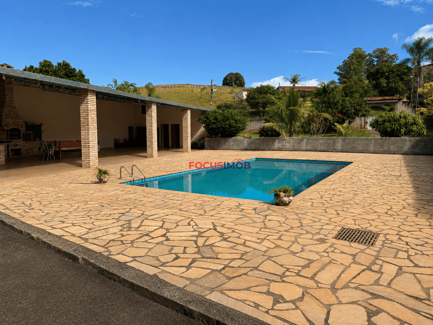 🌿 Chácara Completa em Monte Sião/MG – 1.500 m² com Piscina, Campo e Área de Lazer | R$ 550.000