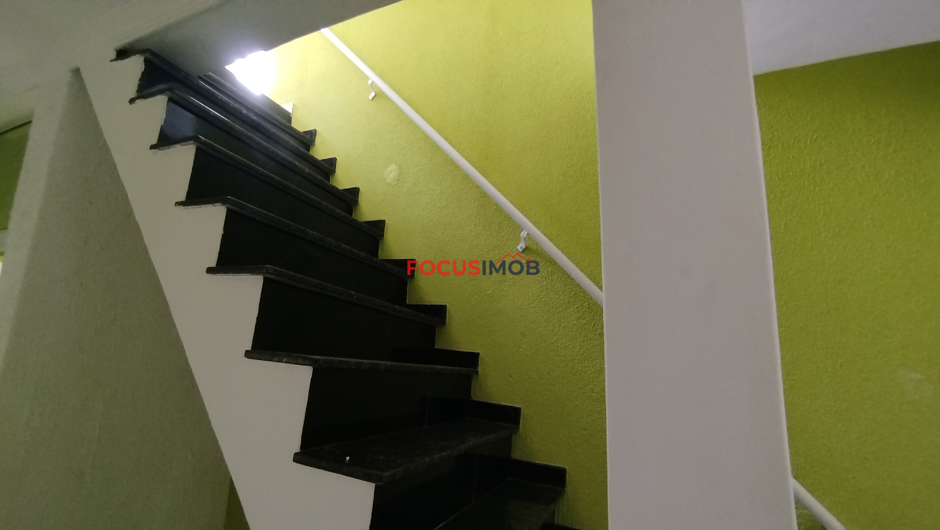 Sobrado três dormitórios no Jd Victoria Mogi Guaçu