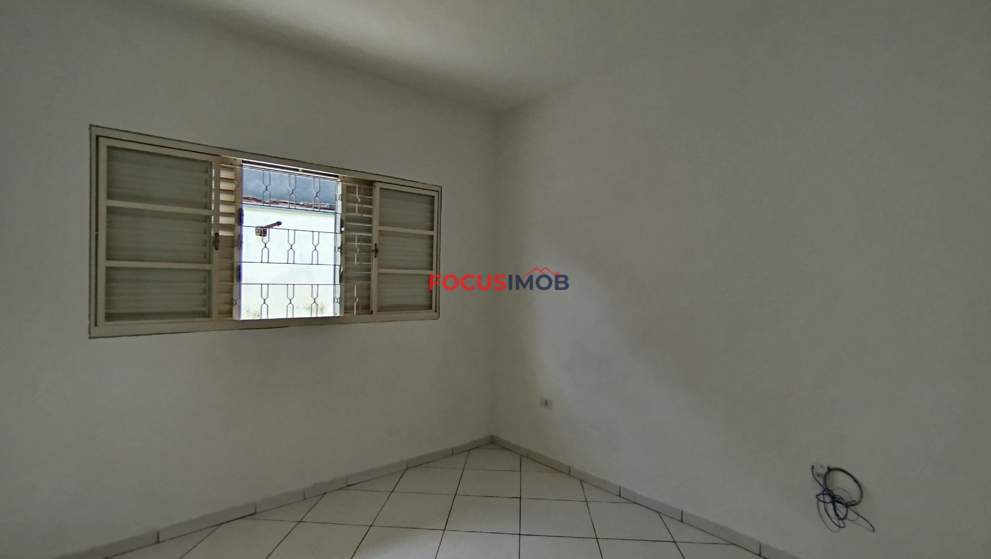 Sobrado três dormitórios no Jd Victoria Mogi Guaçu