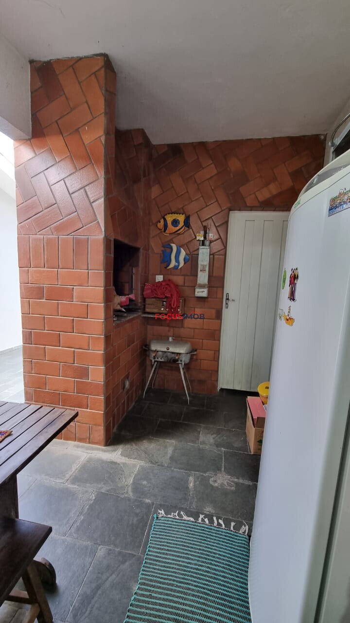 Excelente Imóvel com 3 Dormitórios Próximo ao Centro, Completa com Espaço Gourmet e Quintal