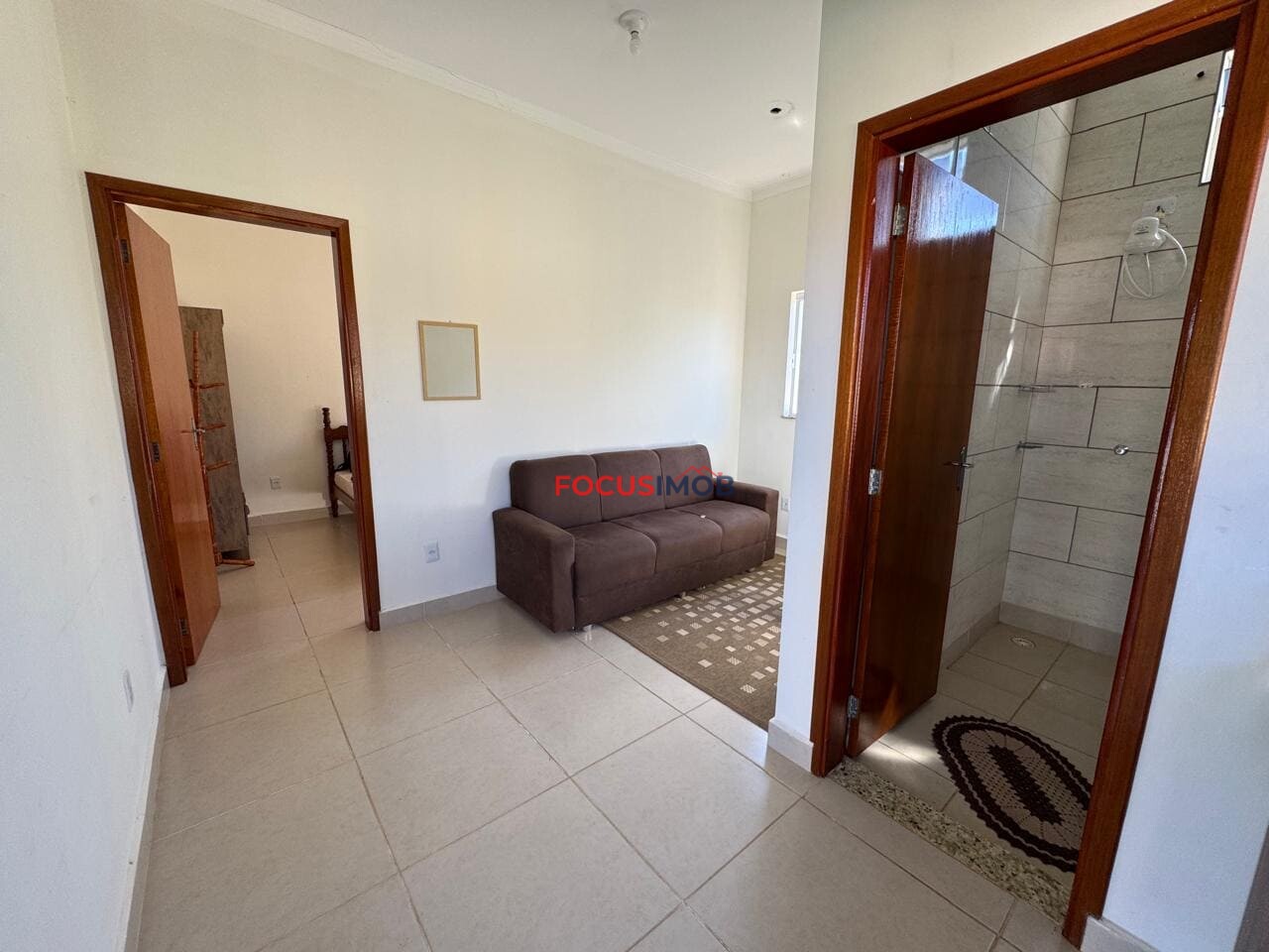 Chácara Completa com 2.000 m², Casas, Piscina e Energia Solar – Porteira Fechada