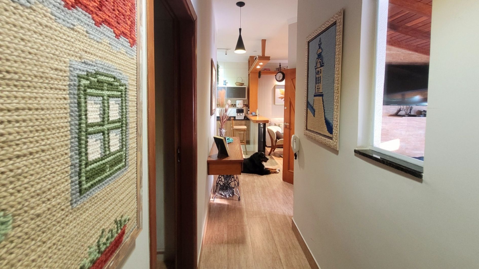 Linda Residência de Alto Padrão, a 1km do centro da cidade de Águas de Lindoia - SP