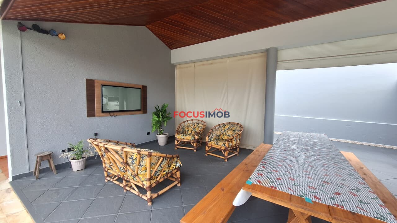 Casa moderna à venda com lazer completo e energia fotovoltaica