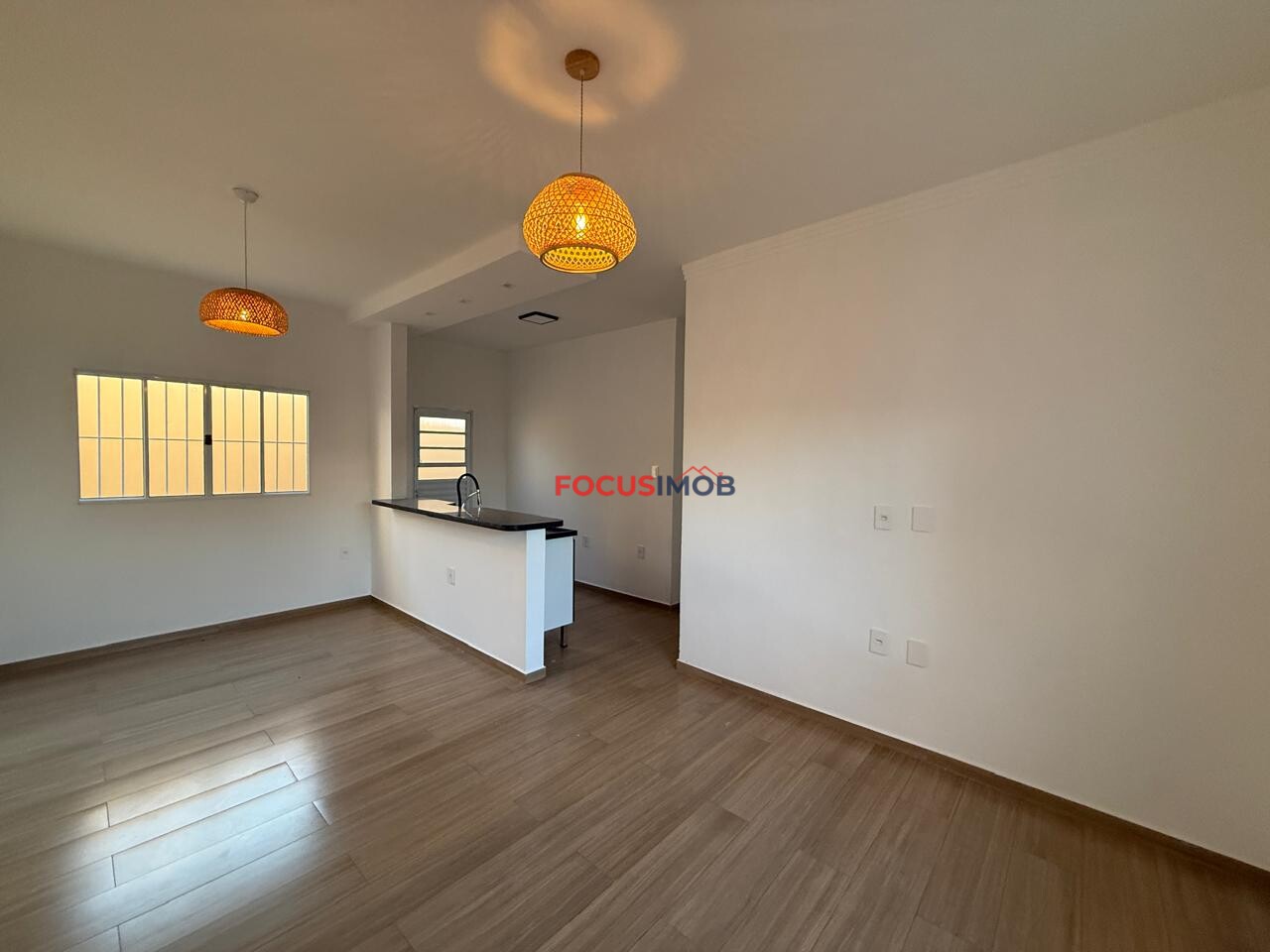 Casa Moderna no Jd. Esplanada | 3 Dormitórios (1 Suíte) a 5 Minutos do Centro