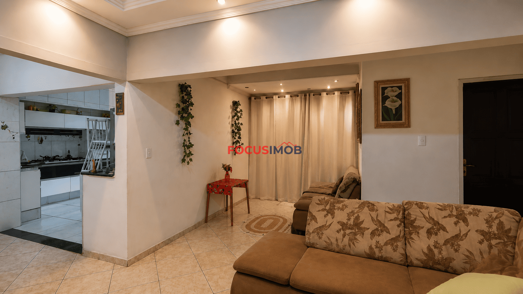 Casa à Venda com 4 Quartos sendo 2 Suítes e 190 m² de Área Construída