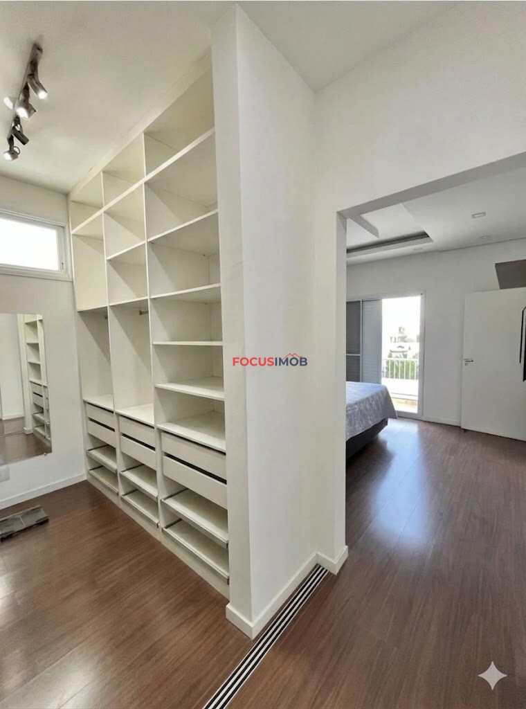 Lindo Sobrado no  Condomínio Europa - Mogi Guaçu -  4 Dormitórios