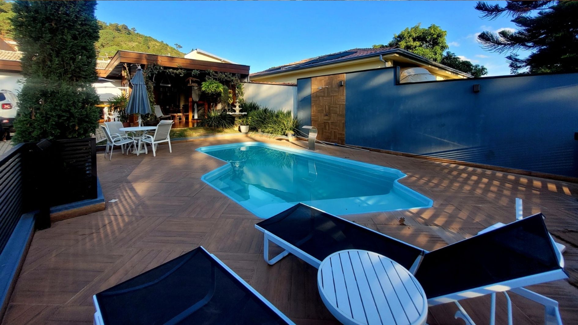 Linda Residência de Alto Padrão, a 1km do centro da cidade de Águas de Lindoia - SP