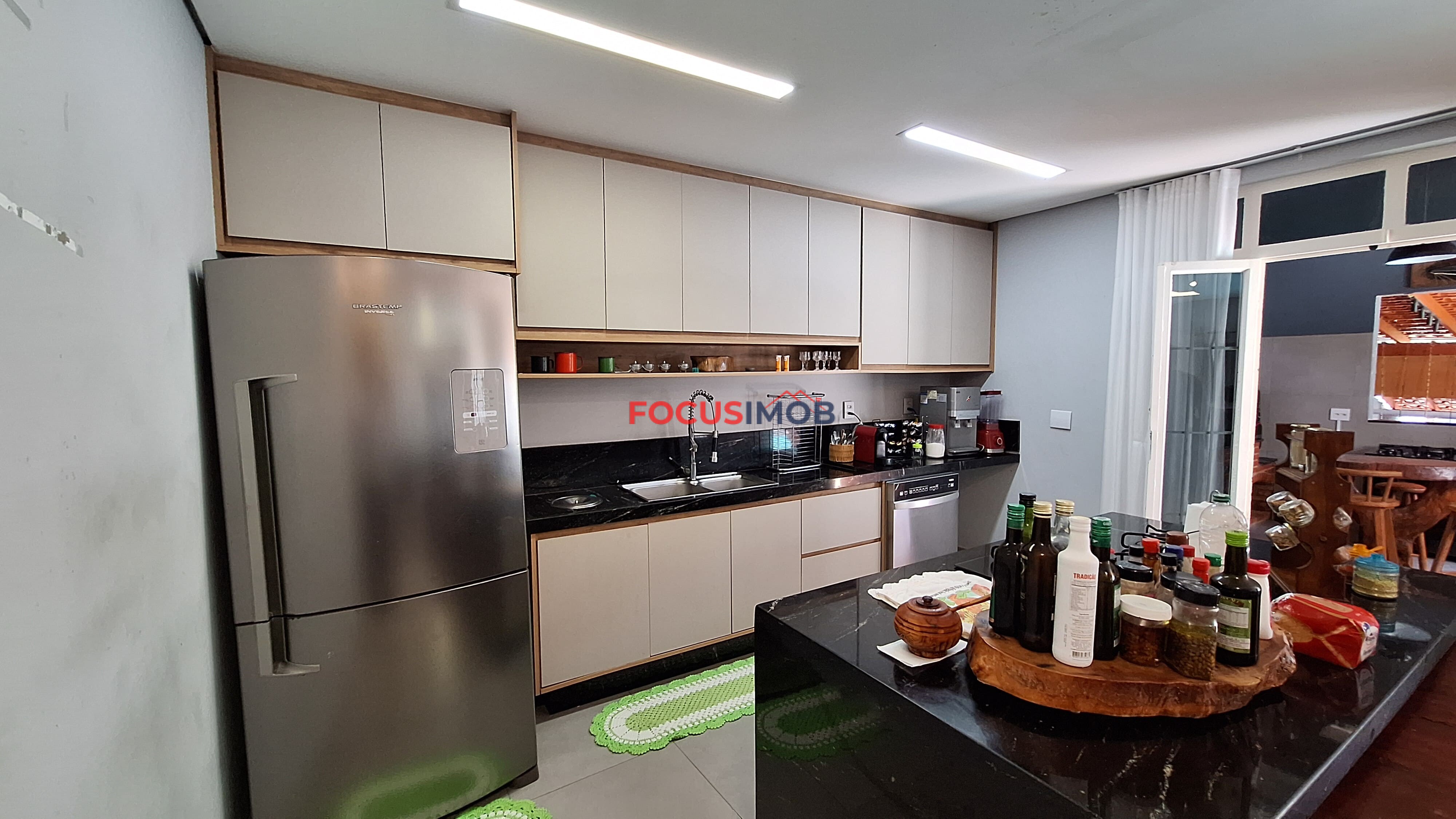 Casa para locação com 3 dormitórios, 270 m², no Jardim Serra Dourada