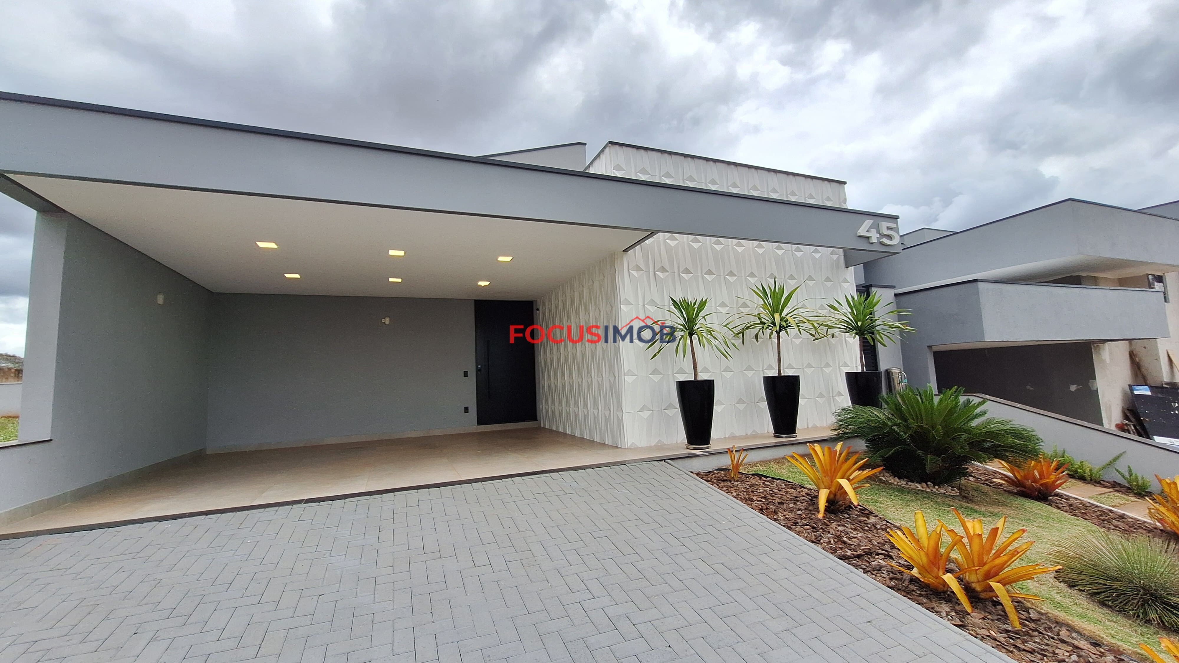 IMÓVEL DE ALTO PADRÃO À VENDA – CONDOMÍNIO MORRO VERMELHO 2