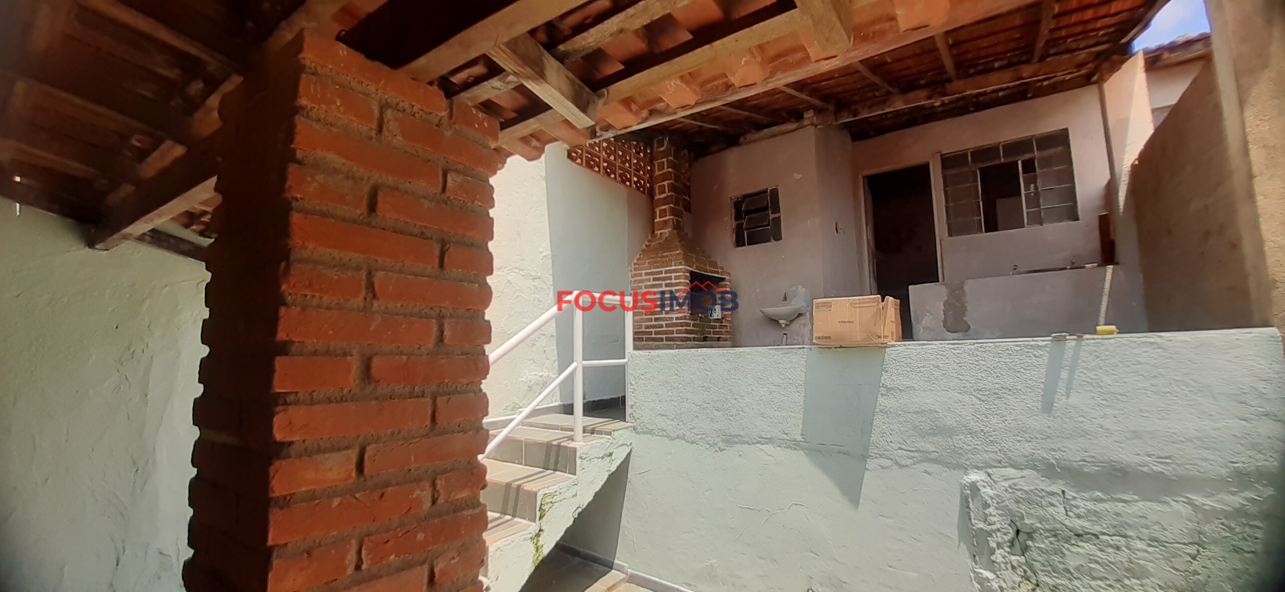 Linda casa no Jardim Itacolomy Zona Sul