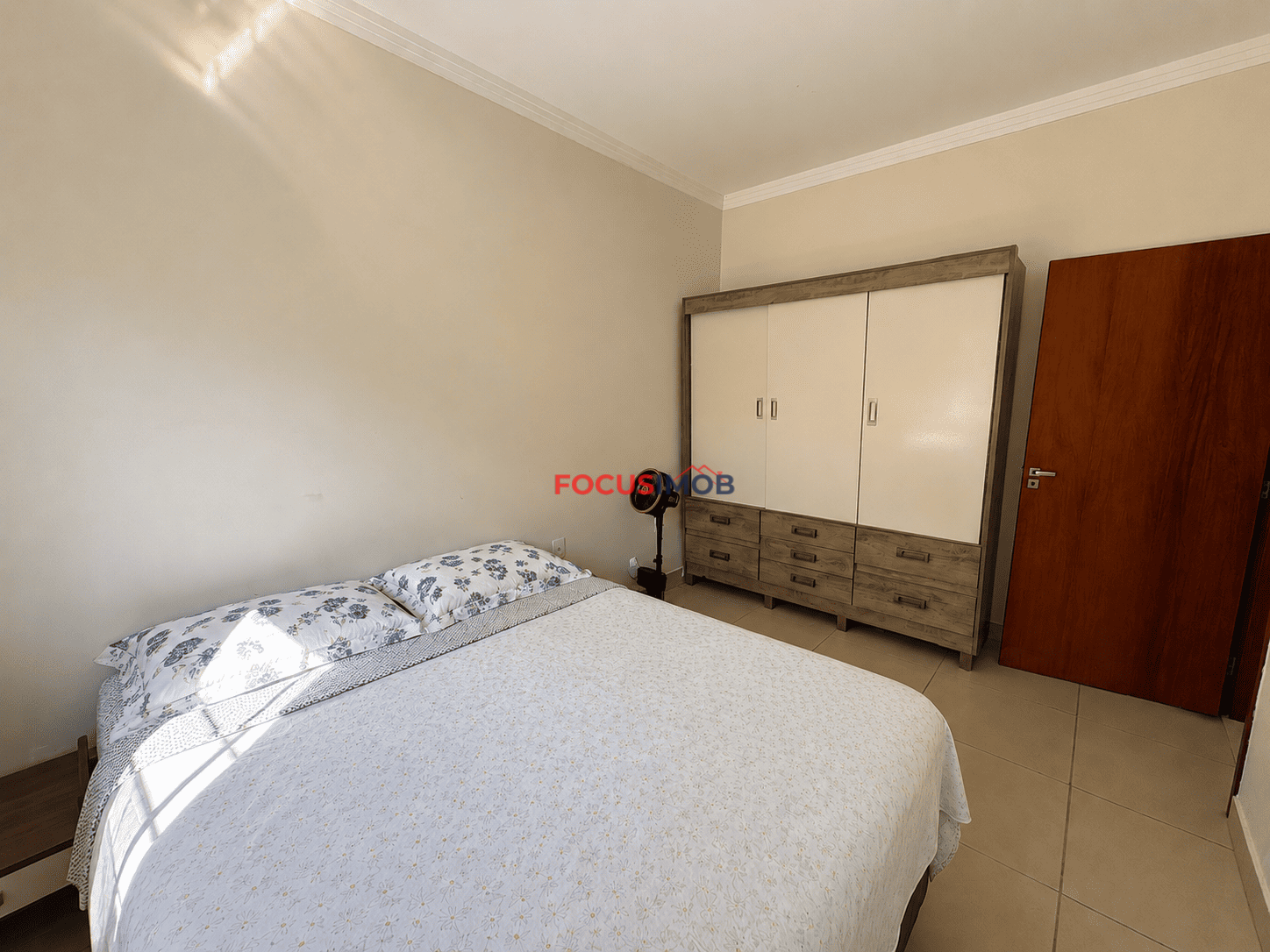 Chácara Completa com 2.000 m², Casas, Piscina e Energia Solar – Porteira Fechada
