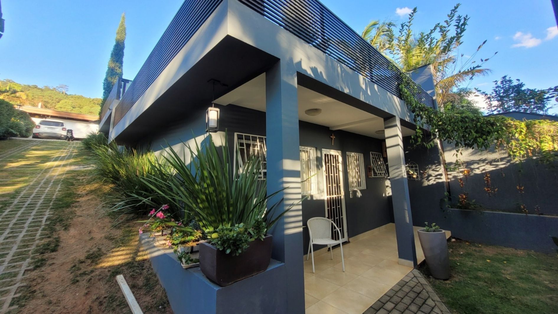 Linda Residência de Alto Padrão, a 1km do centro da cidade de Águas de Lindoia - SP