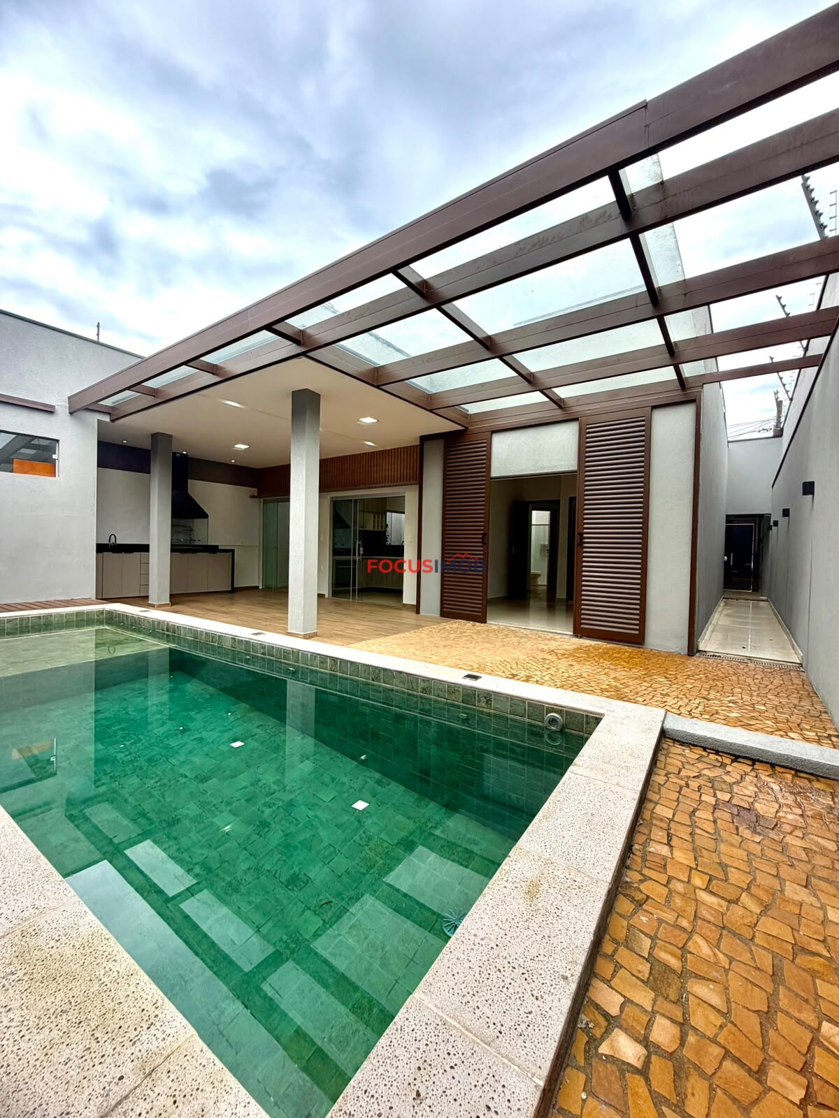 CASA A VENDA NO JARDIM INPERIAL - MOGI GUAÇU