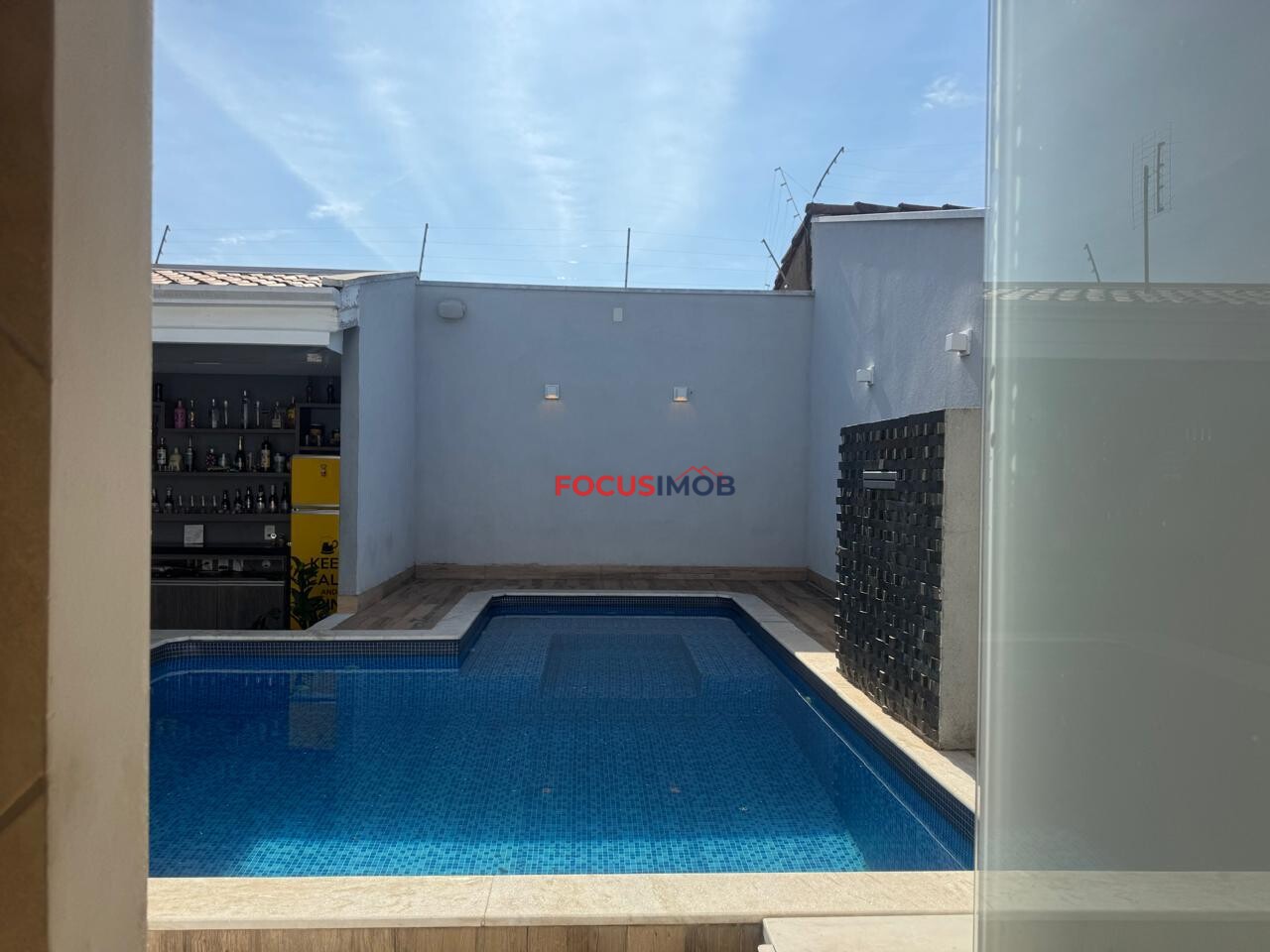 LINDA CASA COM PISCINA À VENDA – JARDIM CASA GRANDE | MOGI GUAÇU/SP