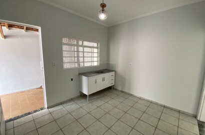 Casa no bairro Jardim Bandeirantes - 2 Dormitórios