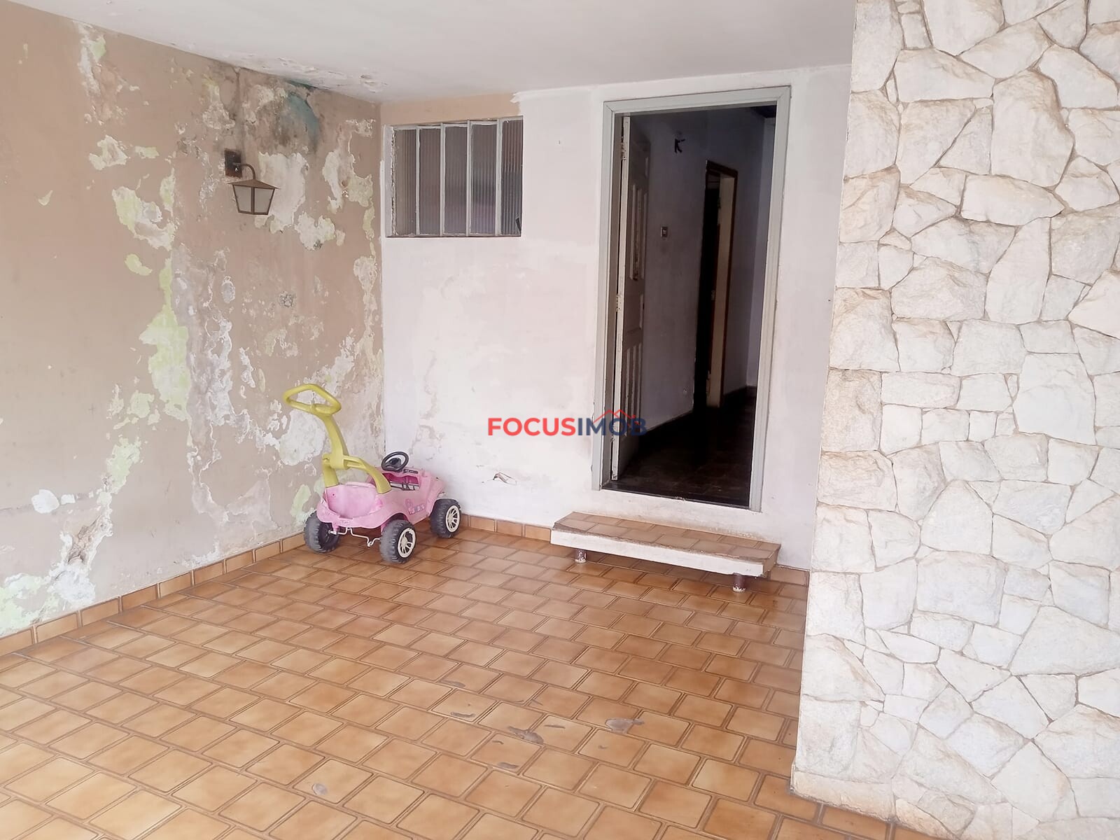 Prédio Comercial com Casa Assobradada à Venda – Itapira/SP