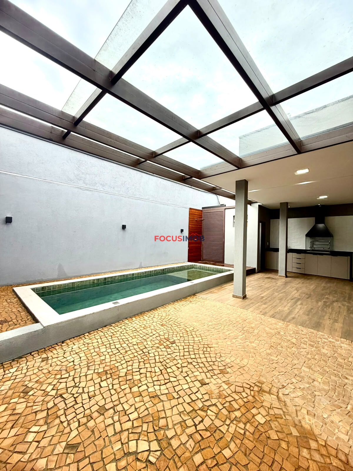CASA A VENDA NO JARDIM INPERIAL - MOGI GUAÇU