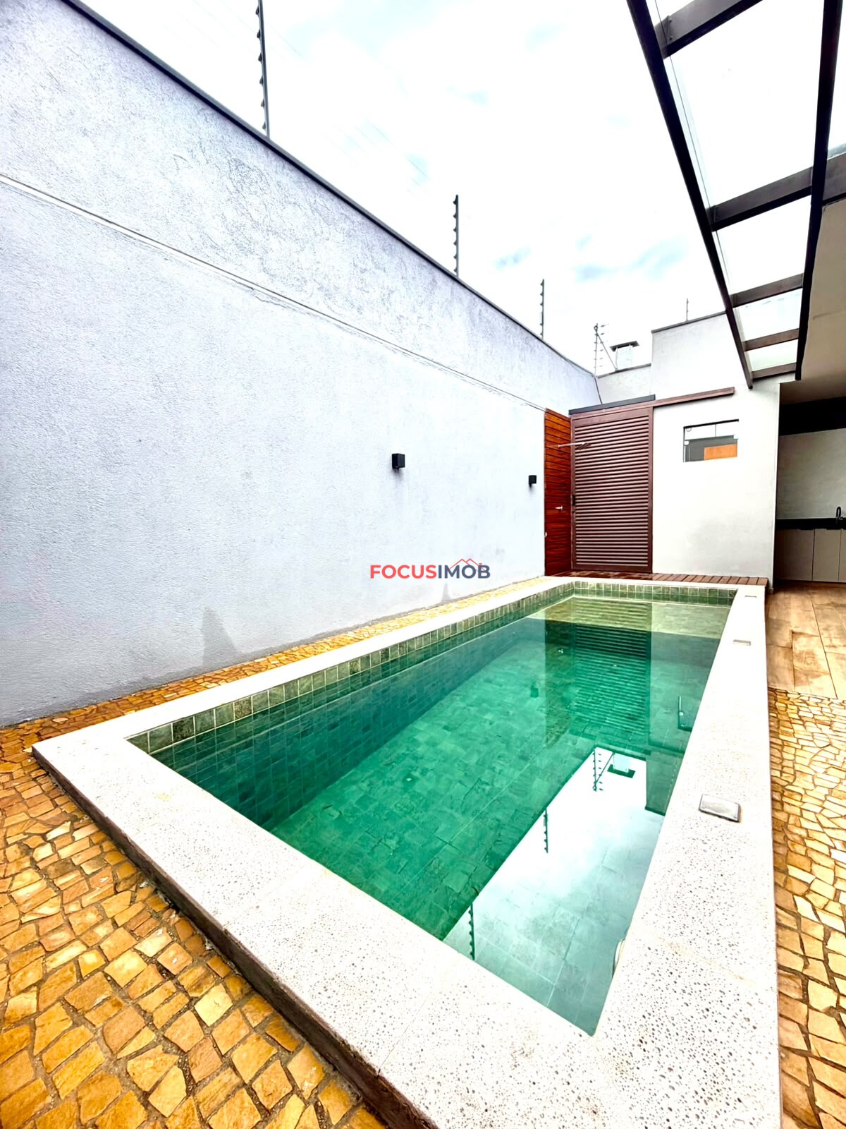 CASA A VENDA NO JARDIM INPERIAL - MOGI GUAÇU