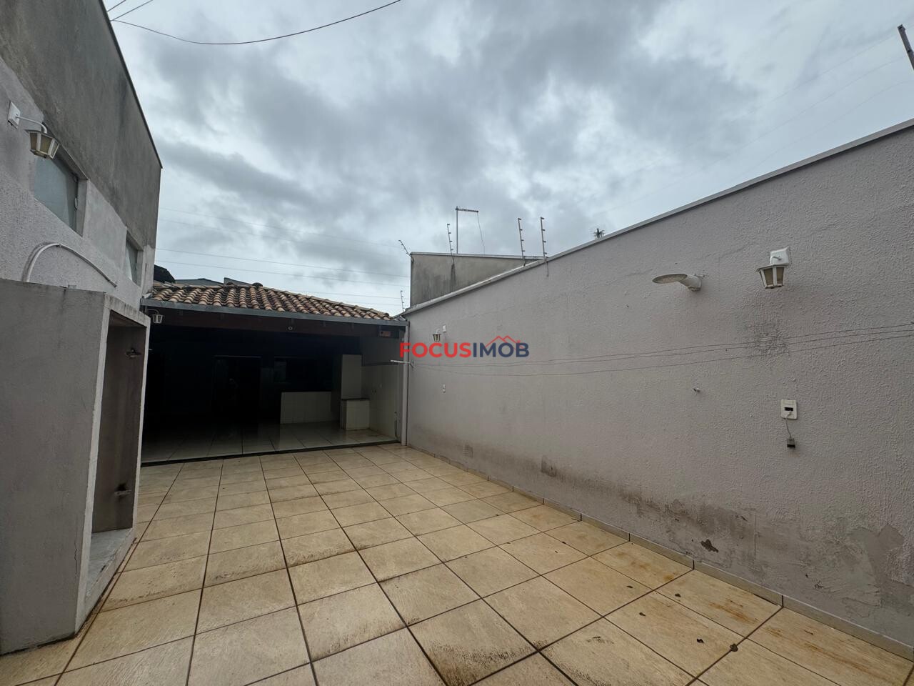 Casa Completa no Jardim Canaã + Ponto Comercial Integrado