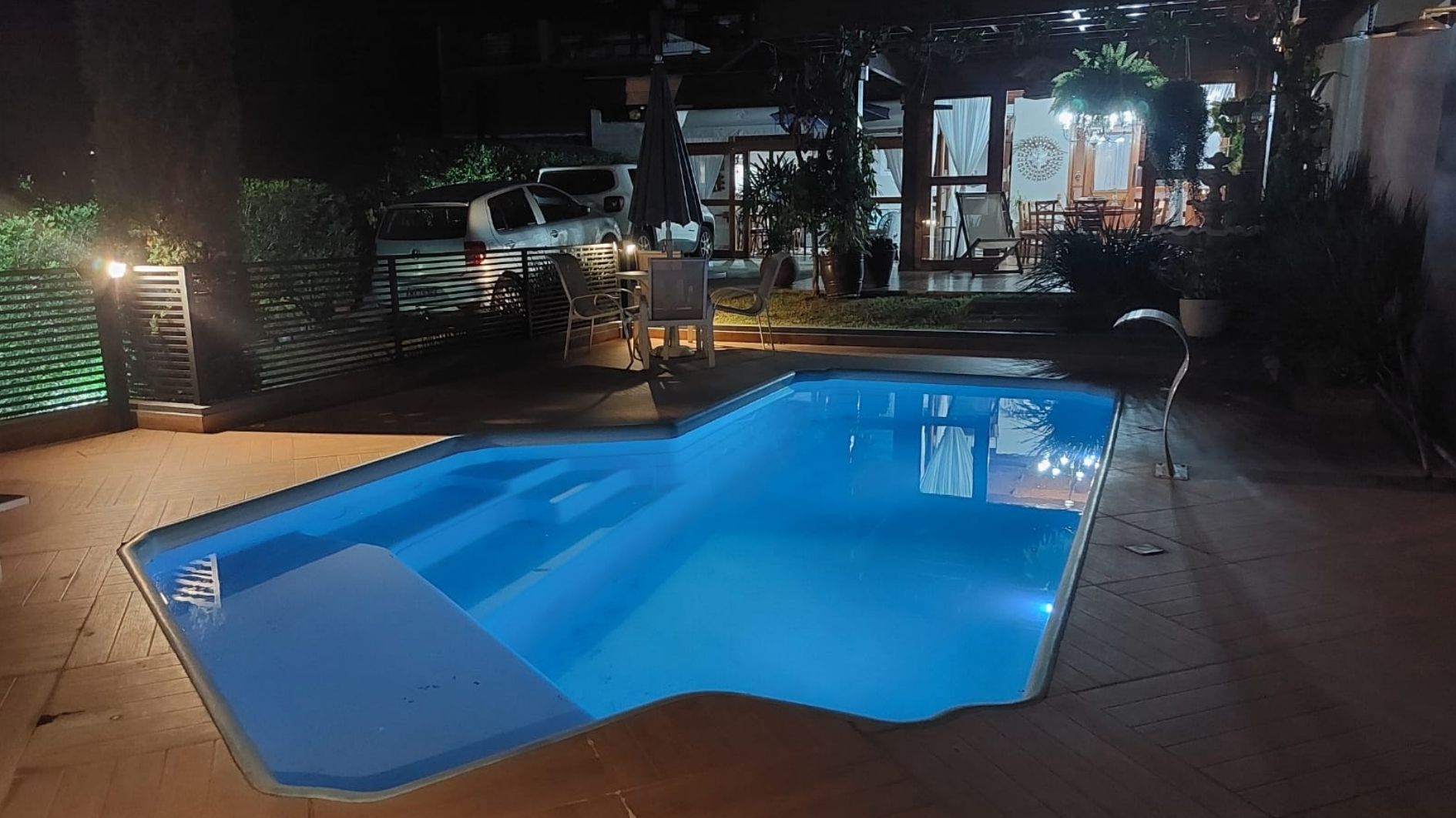 Linda Residência de Alto Padrão, a 1km do centro da cidade de Águas de Lindoia - SP