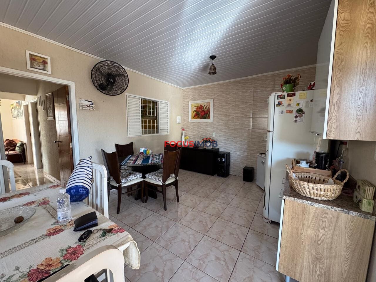 Casa Ampla à Venda com 3 Quartos e Terreno de 300 m²
