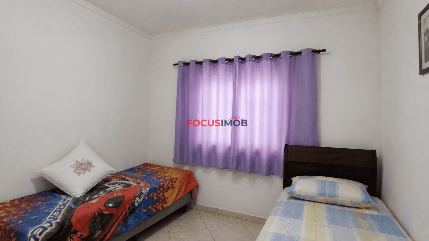 Casa à Venda com 4 Quartos sendo 2 Suítes e 190 m² de Área Construída