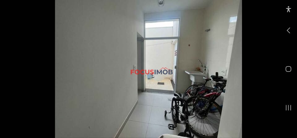 Sobrado Completo no Planalto Verde | 3 Quartos, Suíte Master e Terraço