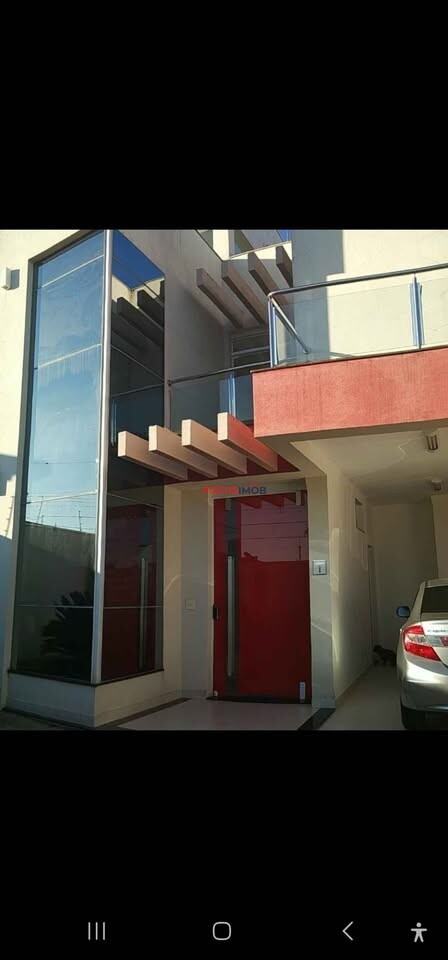 Sobrado Completo no Planalto Verde | 3 Quartos, Suíte Master e Terraço