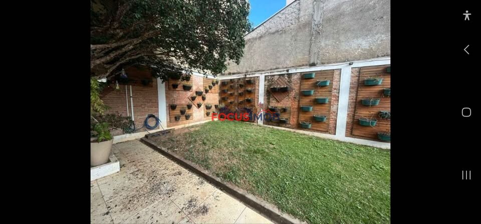 Sobrado Completo no Planalto Verde | 3 Quartos, Suíte Master e Terraço