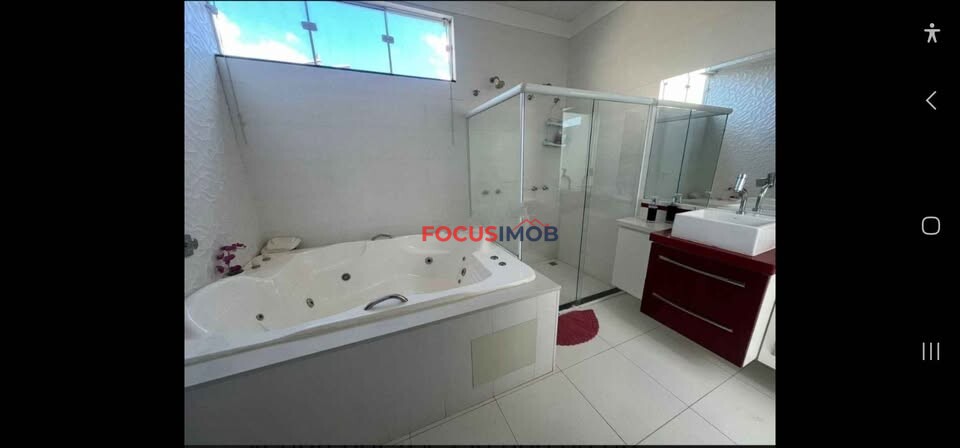 Sobrado Completo no Planalto Verde | 3 Quartos, Suíte Master e Terraço