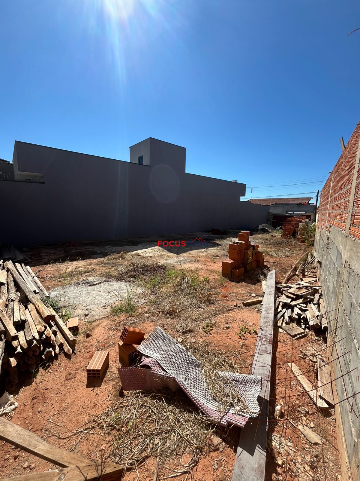 Vendo Terreno Plano no Bairro Itacolomy - Mogi Guaçu