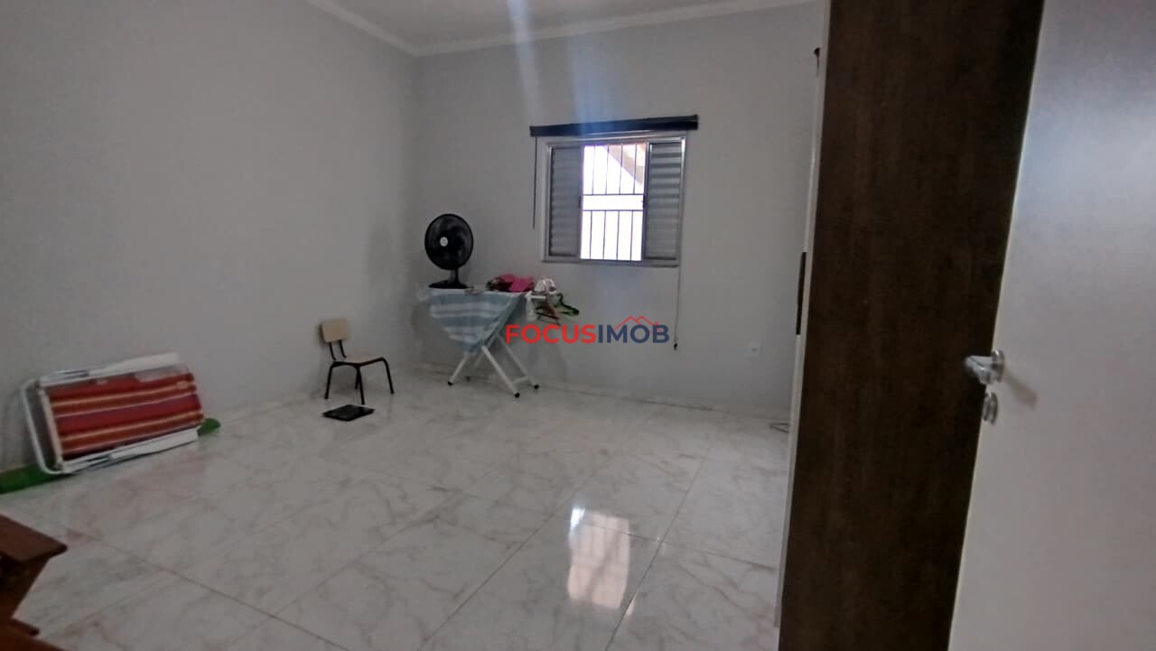 Linda casa na Estiva Gerbi - Jardim Lody-
