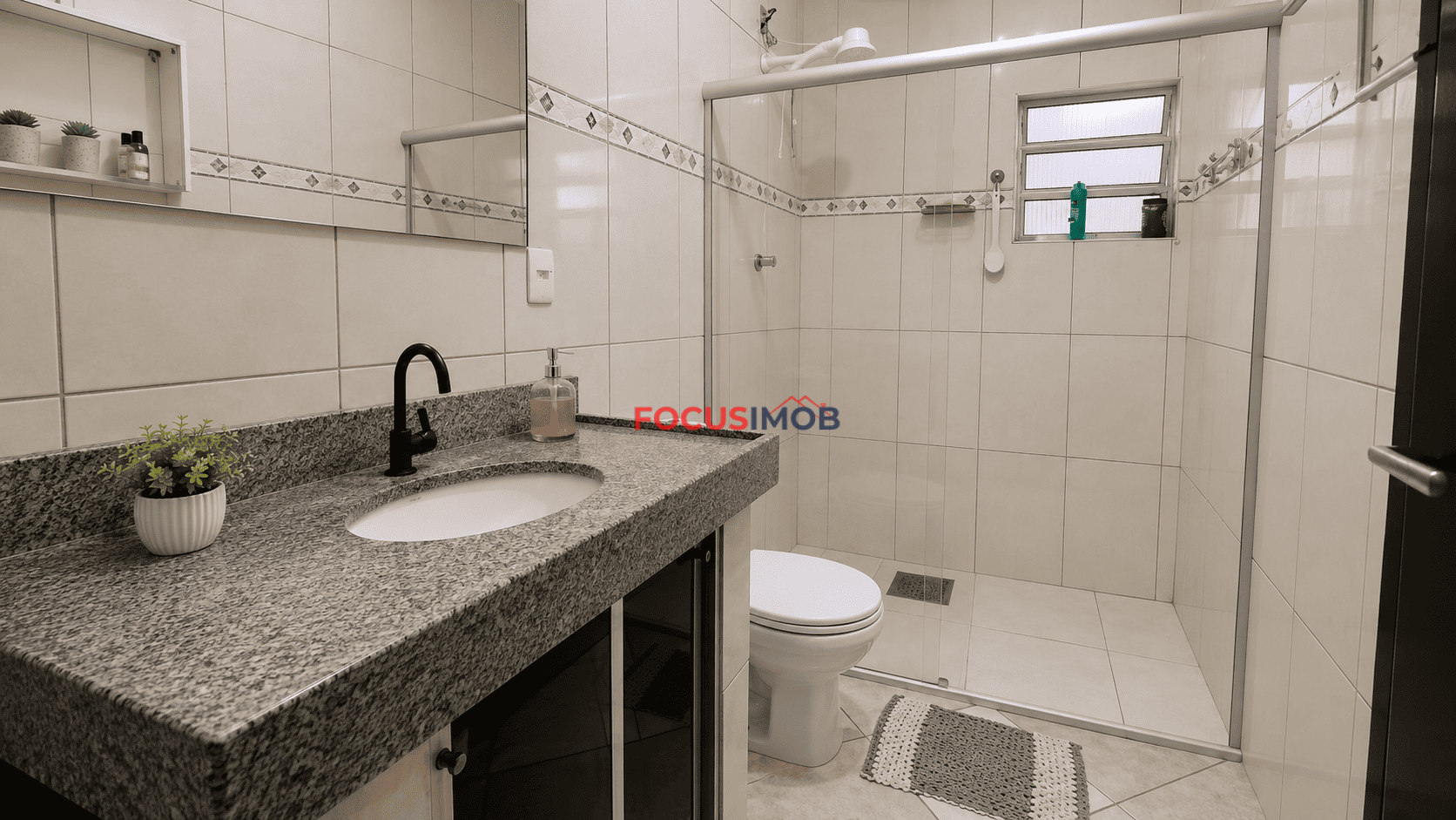 Casa à Venda com 4 Quartos sendo 2 Suítes e 190 m² de Área Construída
