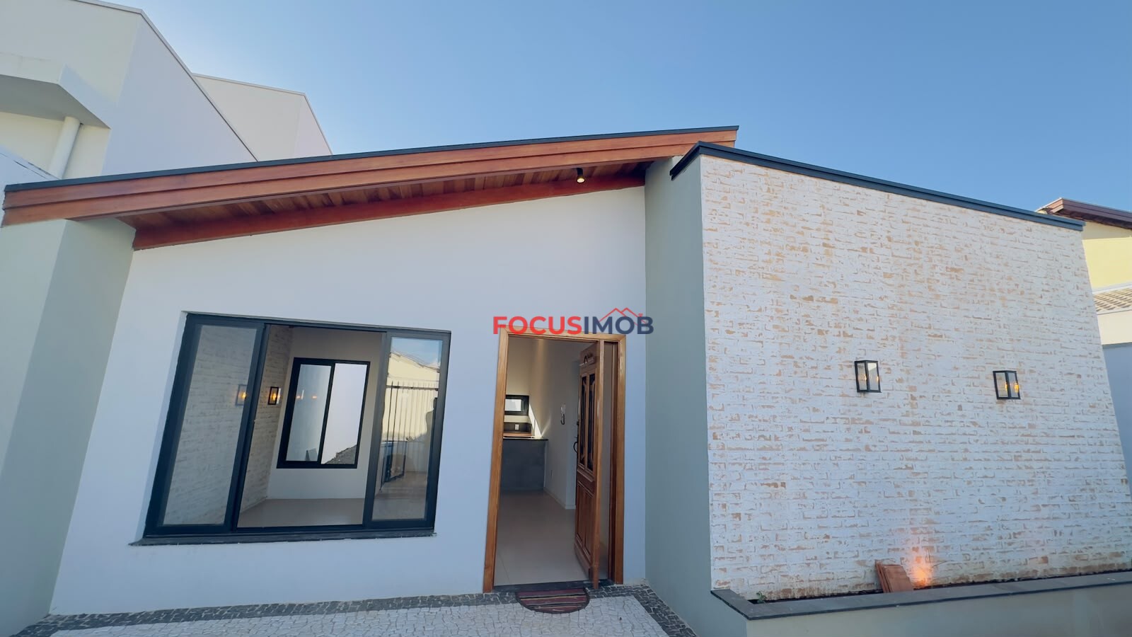 Foco em Conforto e Família: Seu Novo Lar no Jardim Pinheiros: Casa Nova com 3 Quartos, 2 Banheiros e Garagem