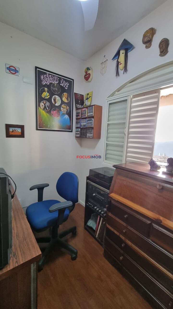 Excelente Imóvel com 3 Dormitórios Próximo ao Centro, Completa com Espaço Gourmet e Quintal