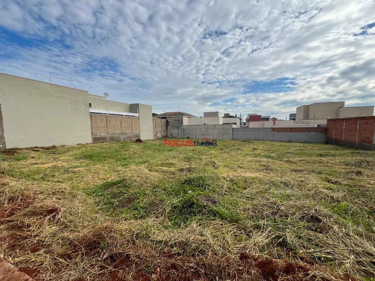 VENDO TERRENOS – ÓTIMA OPORTUNIDADE! - MOGI MIRIM - 185 mil cada um.