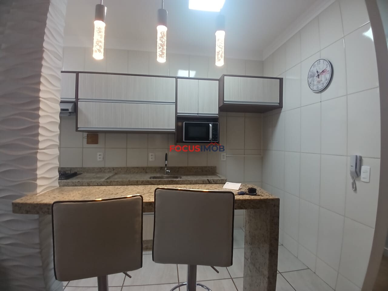 Apartamento localizado no 2º andar, em prédio com elevador, oferecendo conforto e praticidade no dia a dia.