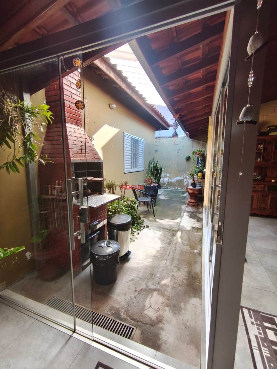 CASA  NO CONDOMÍNIO DR. FALSETTI – MOGI GUAÇU/SP- 3 DORMITÓRIOS