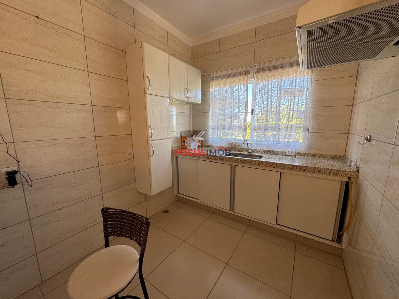 Chácara Completa com 2.000 m², Casas, Piscina e Energia Solar – Porteira Fechada