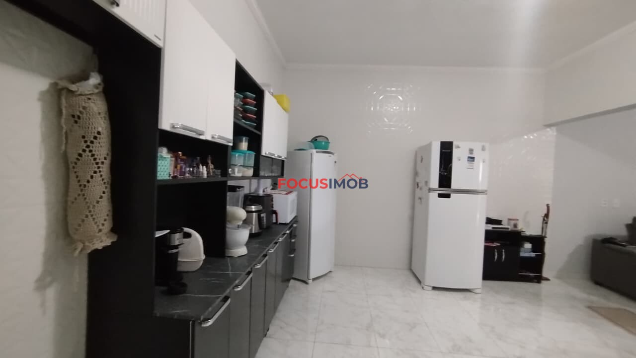 Linda casa na Estiva Gerbi - Jardim Lody-