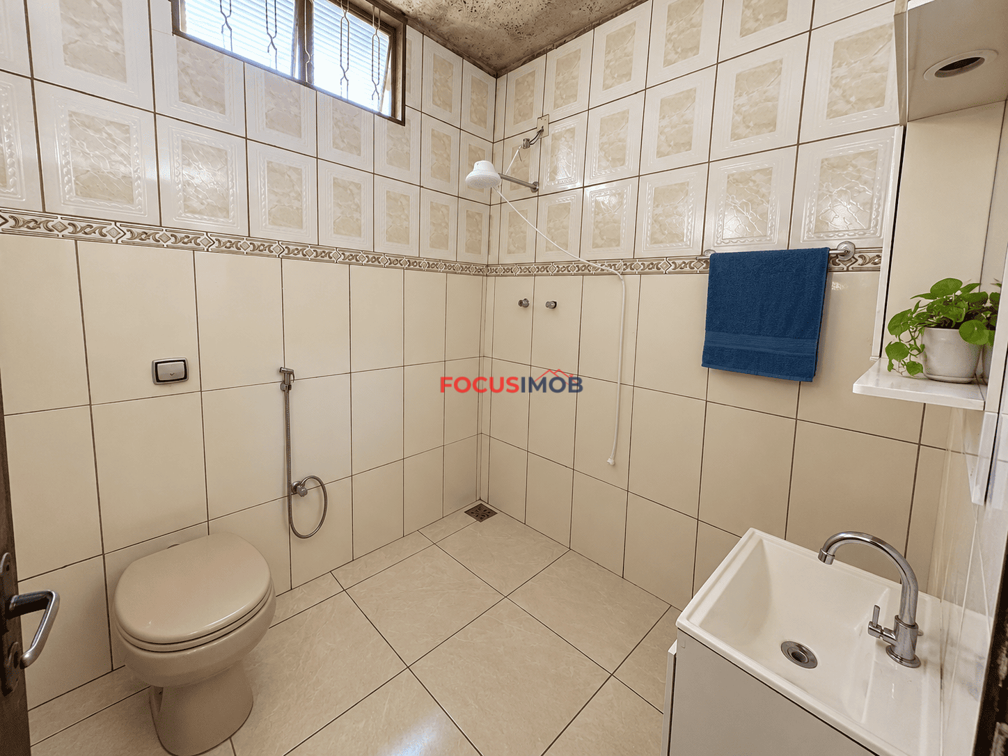 Casa à Venda no Jardim Canaã II – 2 Dormitórios, Quintal e Garagem com Portão Automático – Mogi Guaçu/SP