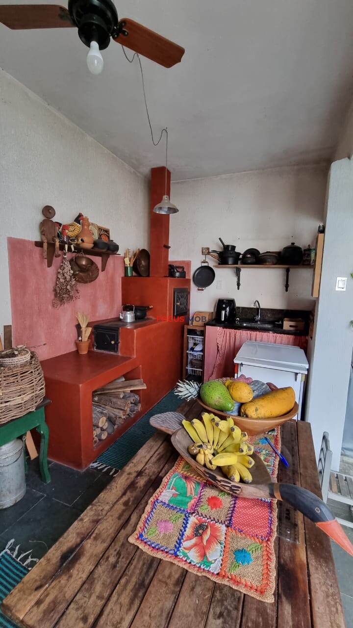 Excelente Imóvel com 3 Dormitórios Próximo ao Centro, Completa com Espaço Gourmet e Quintal