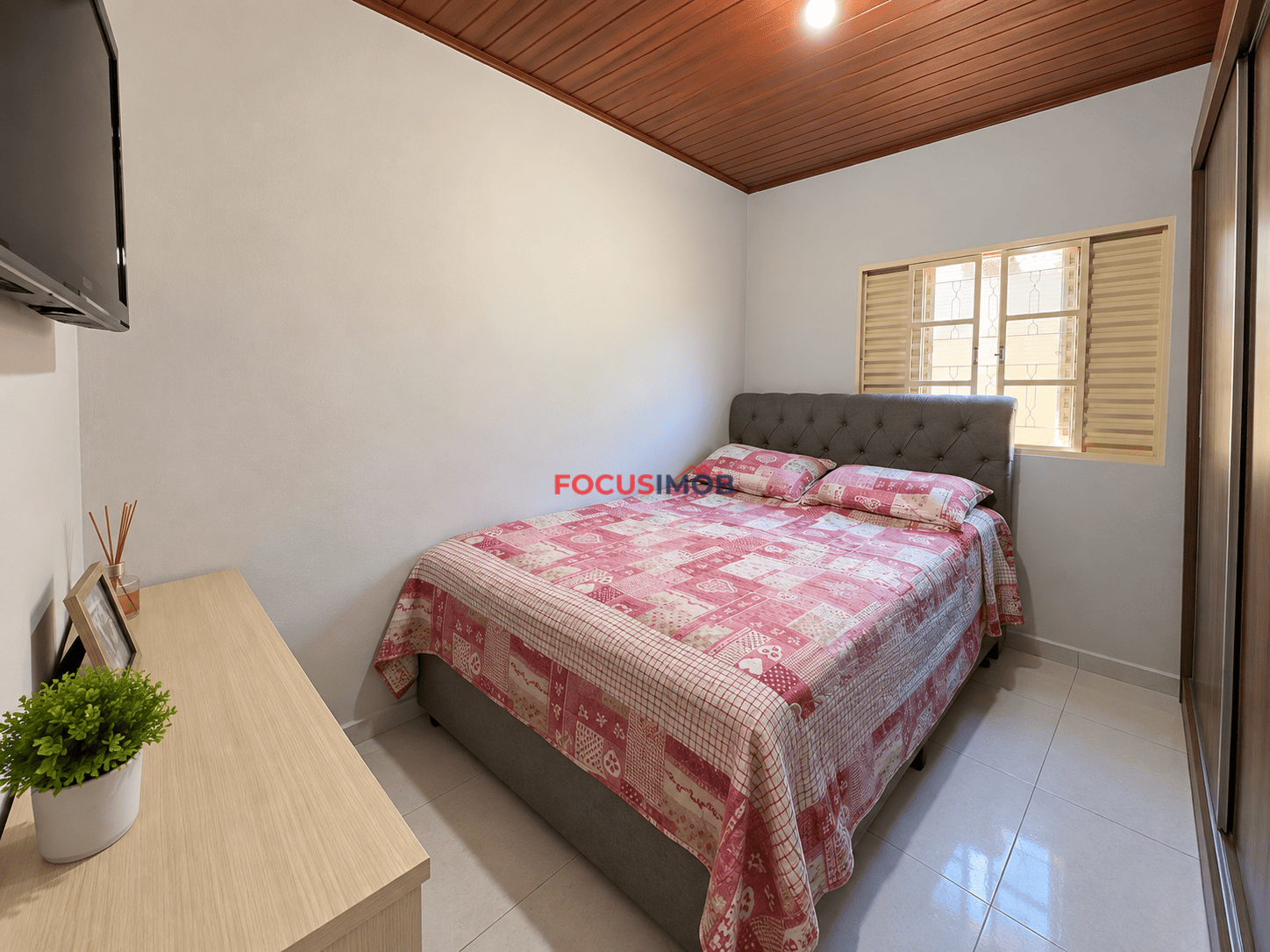 Casa à Venda no Jardim Fantinato – 2 Dormitórios, Suíte e Amplo Quintal