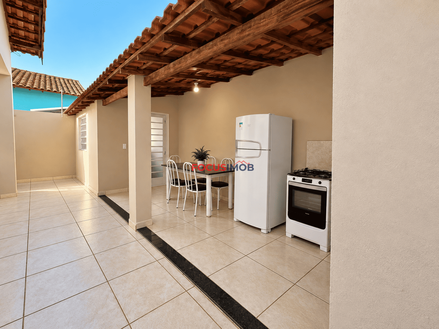 Casa à Venda no Jardim Fantinato – 2 Dormitórios, Suíte e Amplo Quintal
